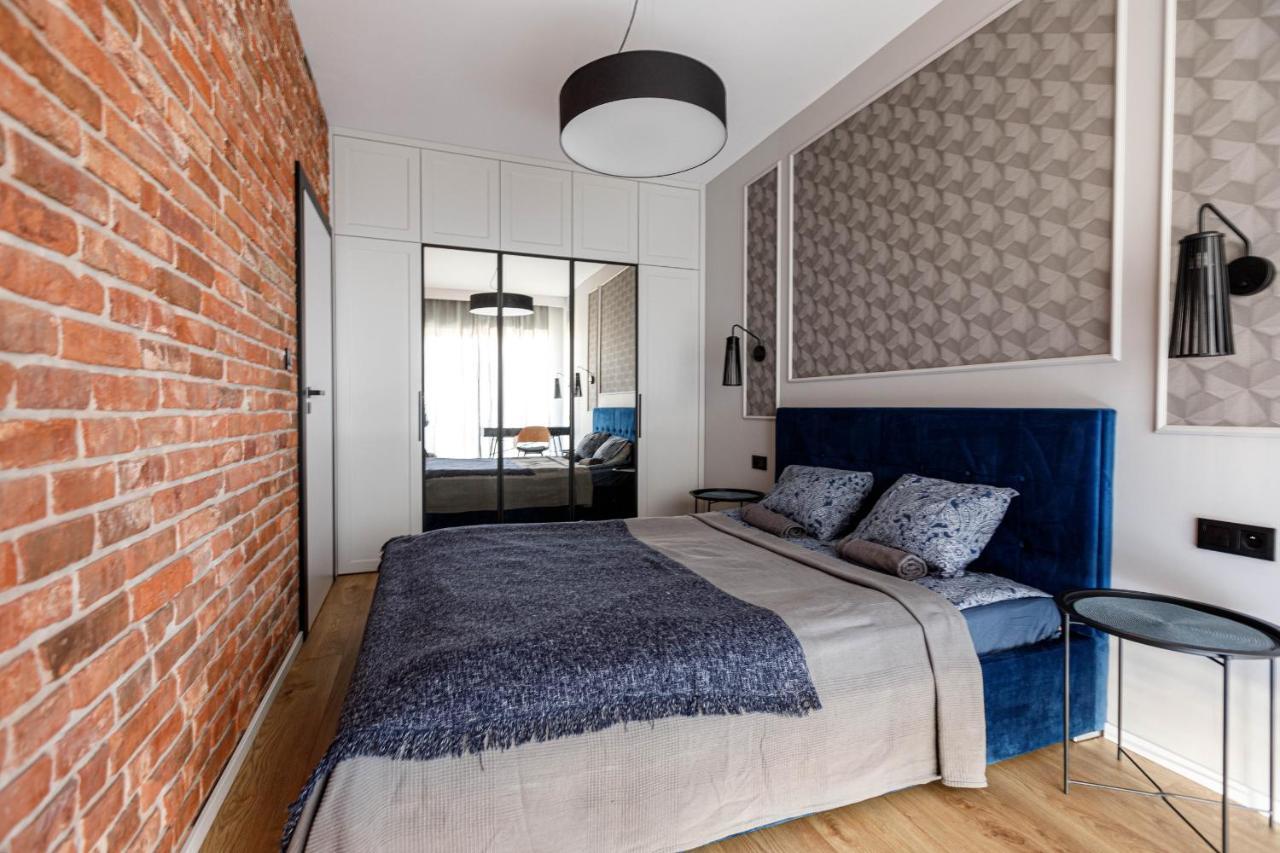 Golden Apartments&jp19/32 * Breslau