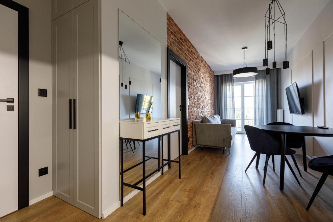 Golden Apartments&jp19/32 Apartment *